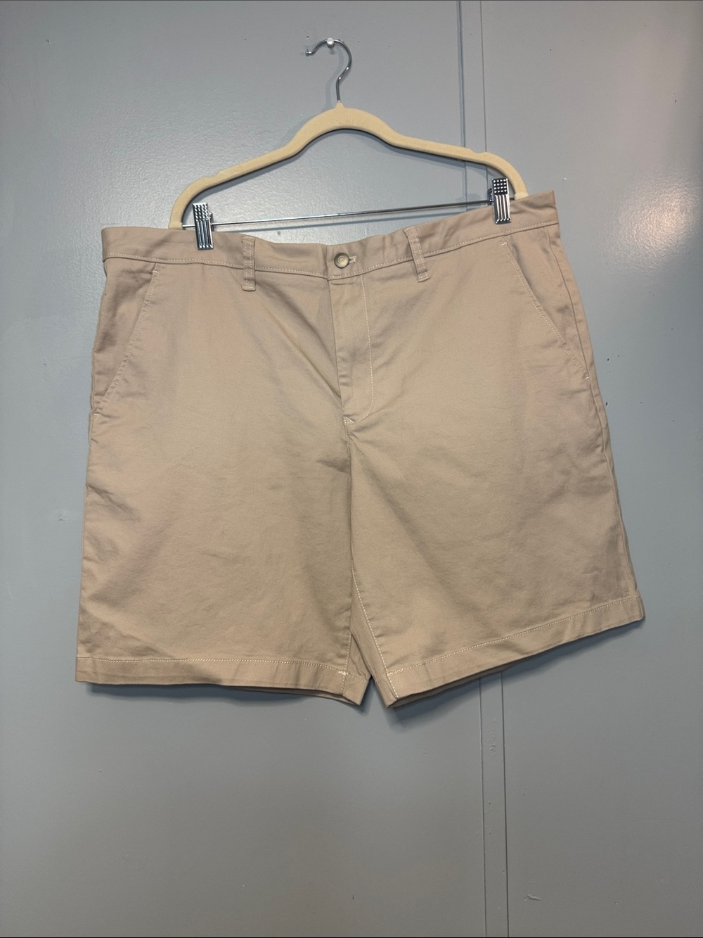 Men's Flat Front Casual Shorts in Khaki